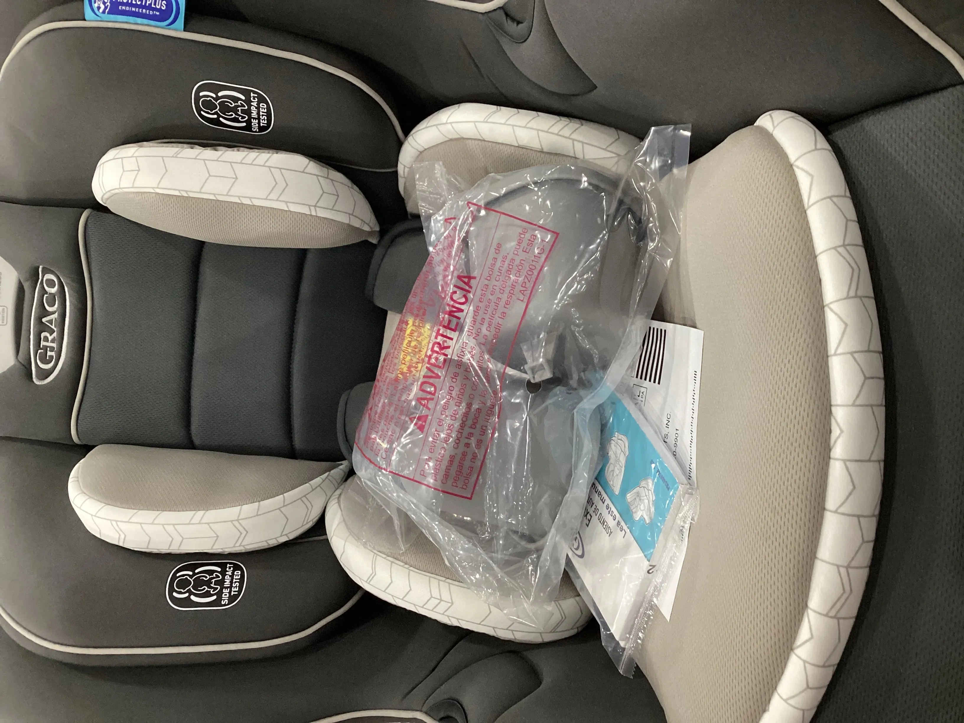 Extend2Fit Convertible Car Seat - Gotham (See Description)