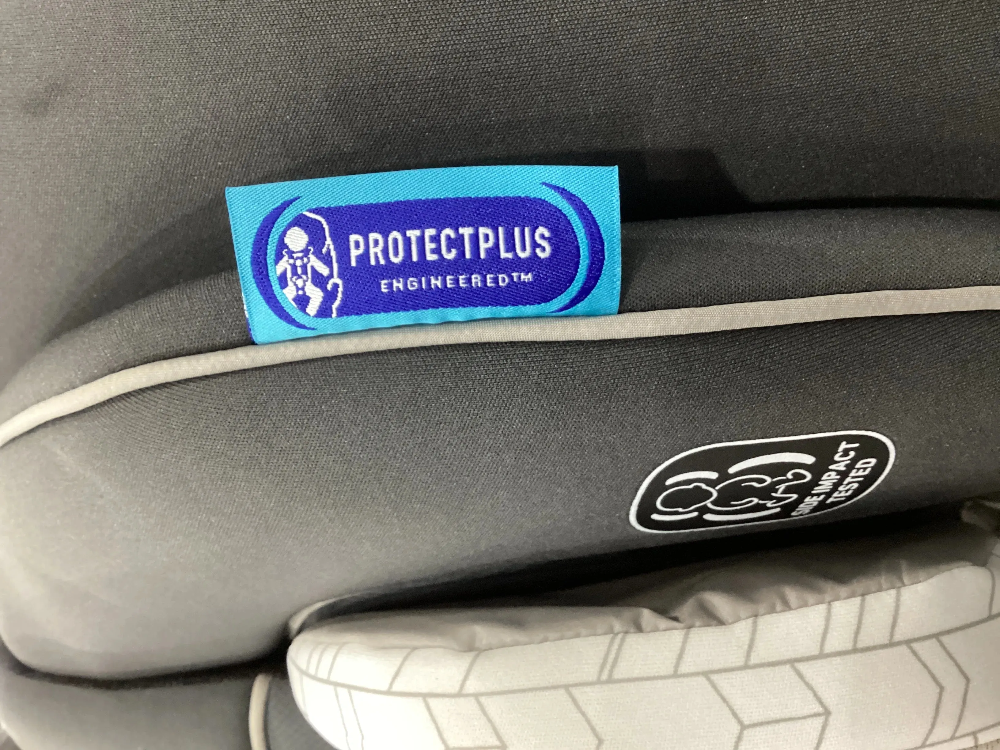 Extend2Fit Convertible Car Seat - Gotham (See Description)