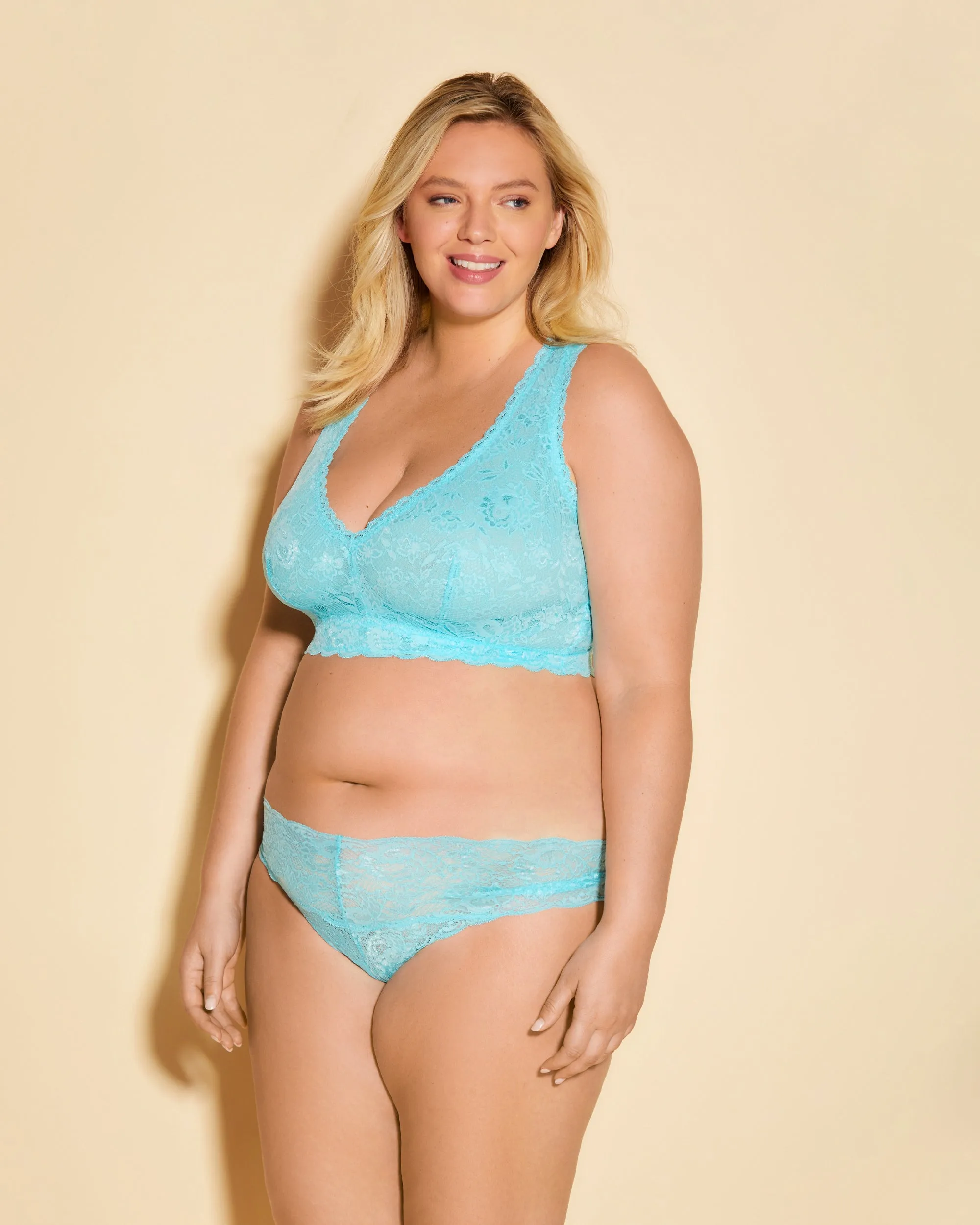 Ultra Curvy Racie Racerback Bralette